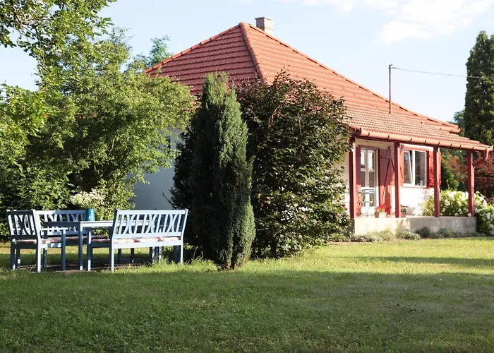 Nagymajor Birding Lodge